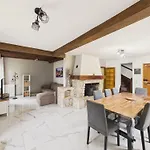 Grande Maison Familiale Avec Piscine Pour 12 度假居 *