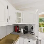 Grande Maison Familiale Avec Piscine Pour 12 度假居