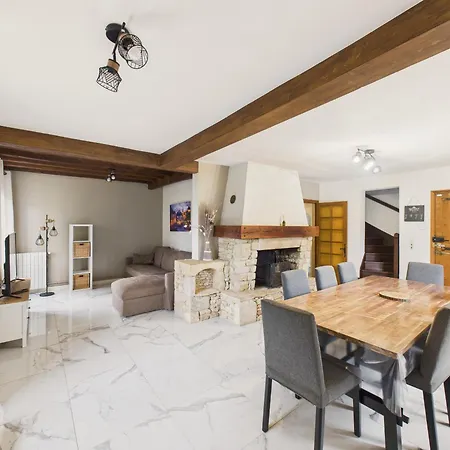 Grande Maison Familiale Avec Piscine Pour 12 Ferienhaus *