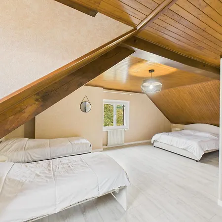 Prázdninový dům Grande Maison Familiale Avec Piscine Pour 12