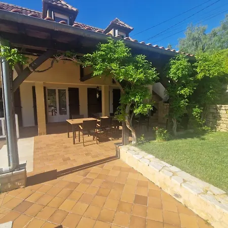 Grande Maison Familiale Avec Piscine Pour 12 度假居 *