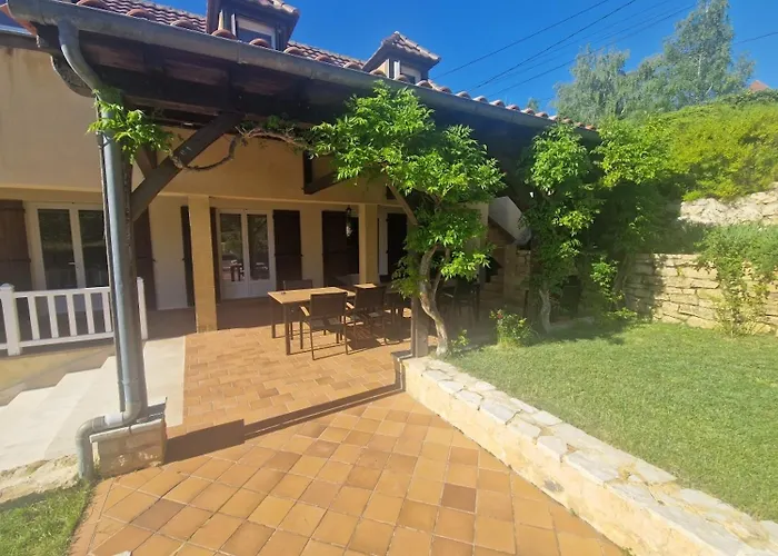 Grande Maison Familiale Avec Piscine Pour 12 Casa vacanze *
